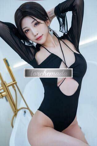 Girl Calda Sirena  Pisa