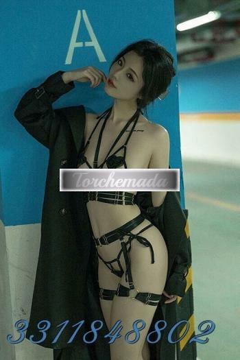 Girl Troietta vogliosa con gli occhi a mandorla  Lecco