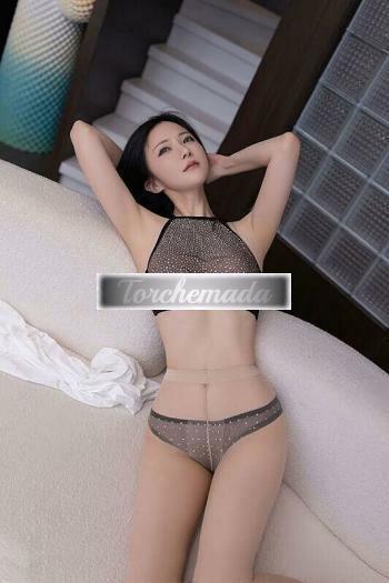 Girl Bucaiola orientale  Messina