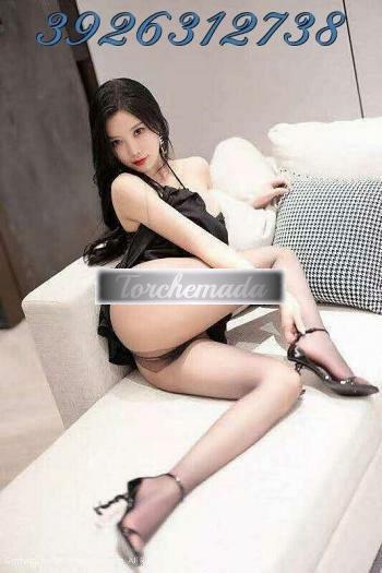 Girl Modella orientale per incontri raffinati  L'Aquila