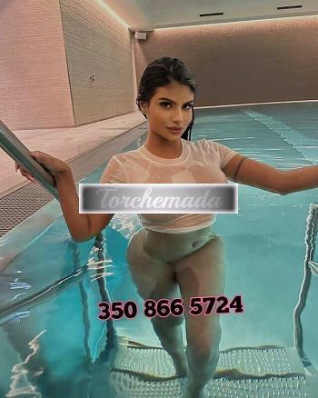 Girl Esplosiva Maestra  Lucca