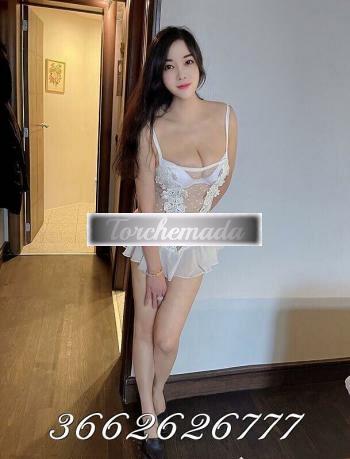 Girl Fresca ragazza in città  Trento