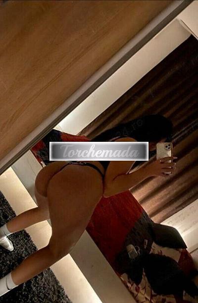 Girl Vogliosa Studentessa  Latina