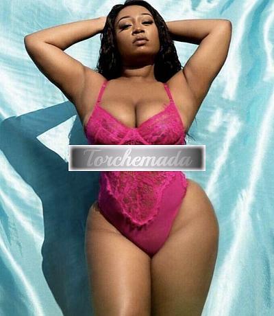 Girl Sono calda e piena di curve  Arezzo