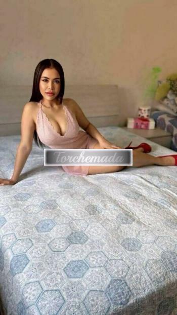 Girl Felina Amabile  Cremona