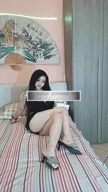 Girl Lingua di Fuoco  Lecco