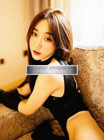 Girl Due stracciaculo  Novara