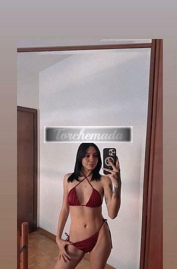 Girl Bellissima Femmina  Trieste