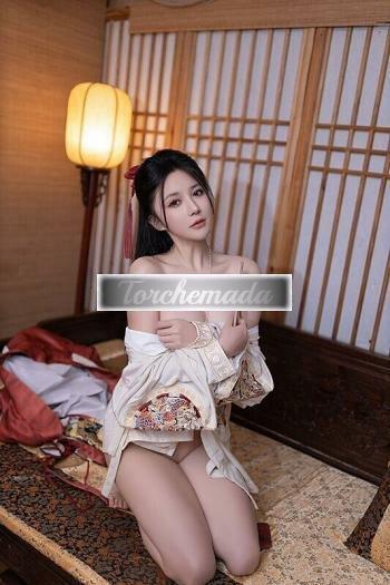 Girl Io lecco bene le palle  Lecco