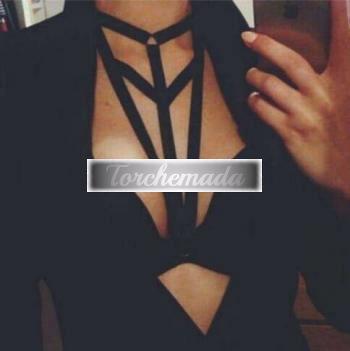 Girl Felina Coinvolgente  Napoli