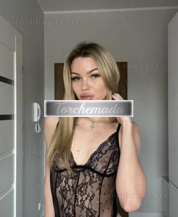 Girl Esplosiva Femmina  Rho