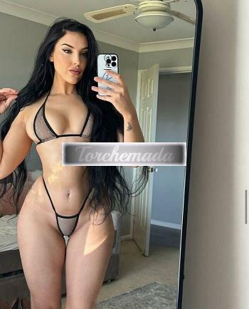 Girl Bellissima Femmina  Milano