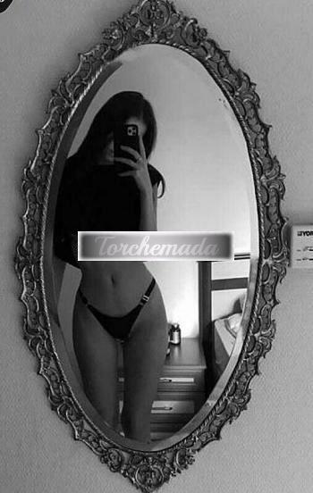 Girl Esplosiva Bambola  Latina