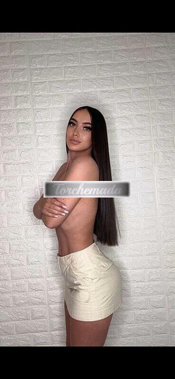 Girl Esplosiva Esibizionista  Latina