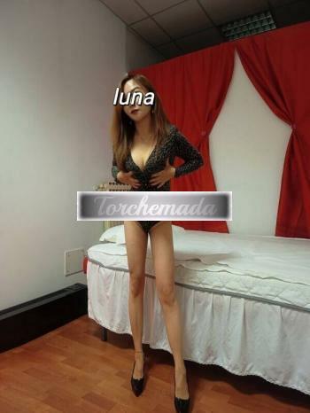 Girl Asiatica birichina  Bergamo