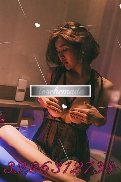 Girl Modella orientale per incontri raffinati  L'Aquila