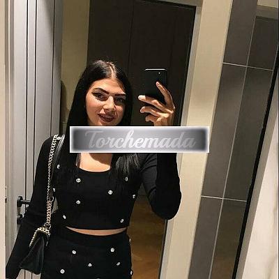 Girl Bellissima Coinvolgente  Lucca