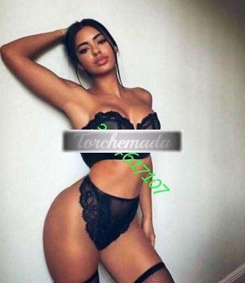 Girl Sexy Esibizionista  Brindisi