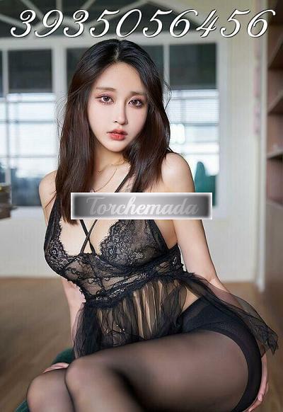 Girl Piccola puttana orientale  Venezia