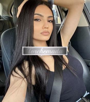 Girl Figa stretta e tette naturali  Roma