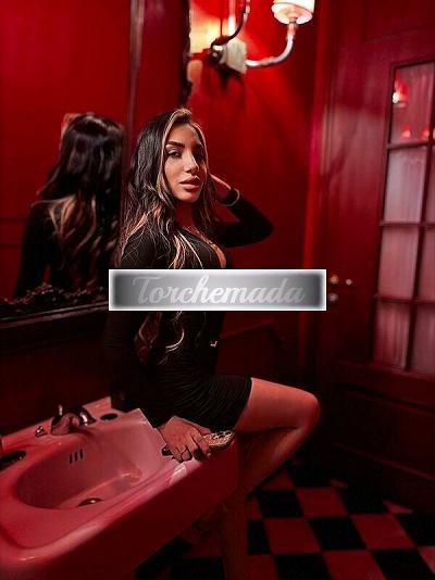 Girl Felina Maestra  Milano