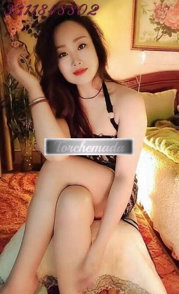 Girl Troietta vogliosa con gli occhi a mandorla  Lecco