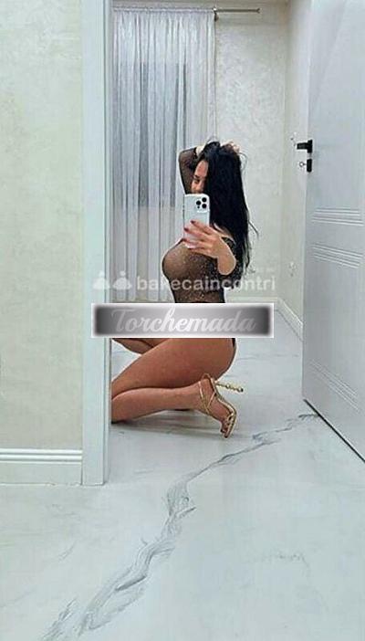 Girl Esplosiva Femmina  Lecce