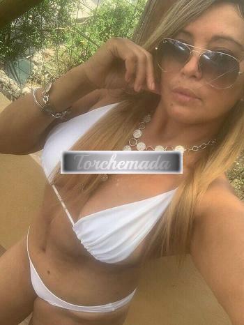 Girl Vogliosa Femmina  Latina