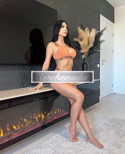 Girl Bellissima Femmina  Milano