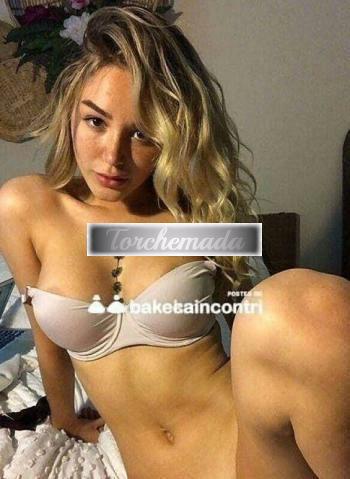 Girl Sguardo Ipnotico  Bari