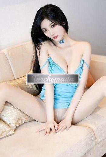 Girl Felina Esibizionista  Brindisi