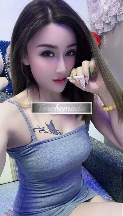 Girl Ragazza orientale mozzafiato  Aosta