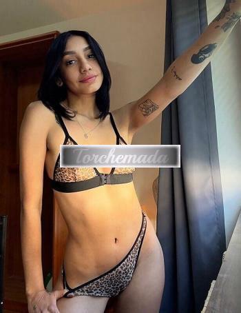 Girl Bellissima Femmina  Trieste