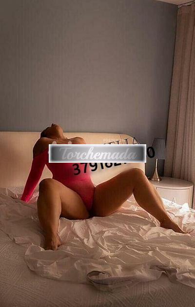 Girl Camelia  Messina