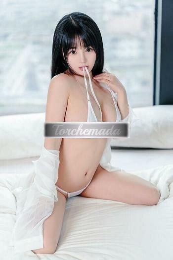 Girl Bellissima Femmina  Milano