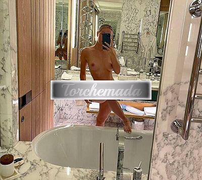 Girl Felina Amabile  Verona