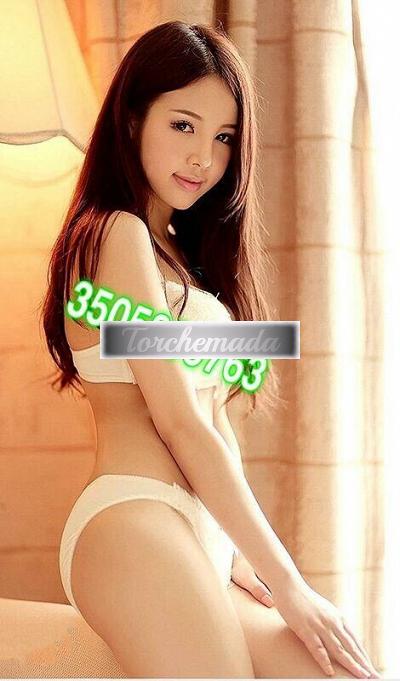 Girl Strepitosa Femmina  Trieste