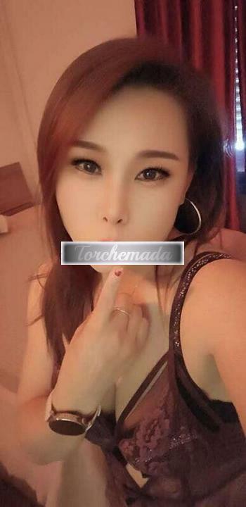 Girl Ragazza orientale mozzafiato  Aosta