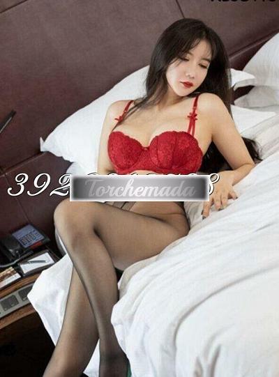 Girl Modella orientale per incontri raffinati  L'Aquila