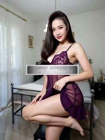 Girl Occhi a mandorla  Modena