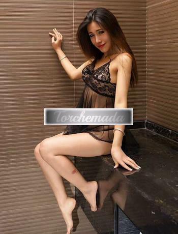 Girl Ragazza orientale mozzafiato  Aosta