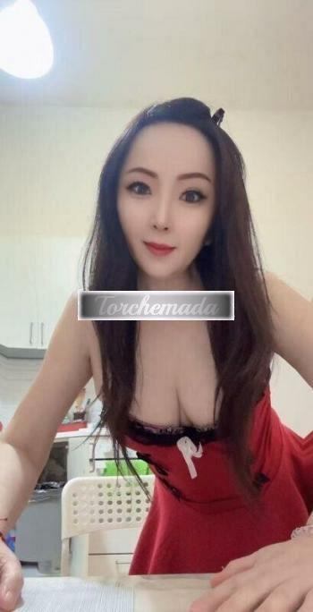 Girl Esotica con gli occhi a mandorla  Taranto