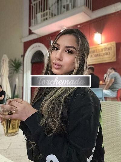 Girl Felina Maestra  Milano