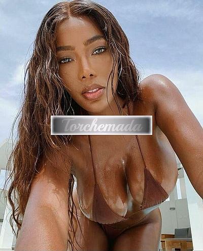 Girl Pelle liscia e figa calda  Catania