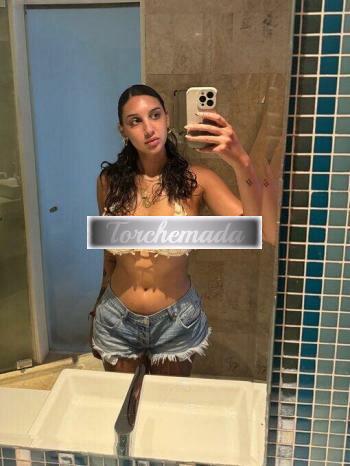 Girl Calda Amabile  Cremona