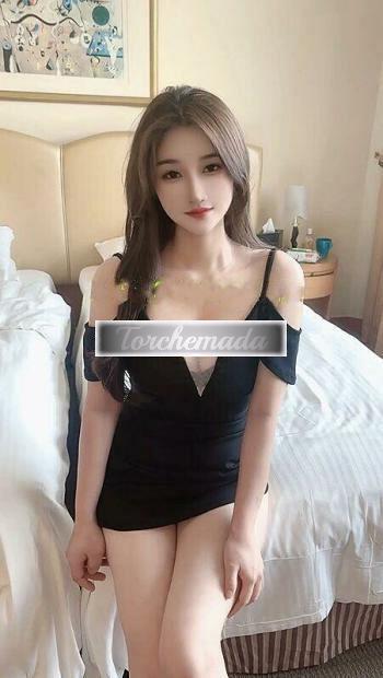 Girl Trasgressiva Coinvolgente  Latina