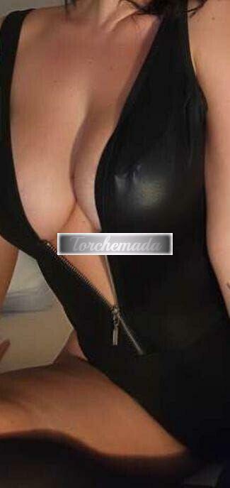 Girl Adoro pompare  Livorno