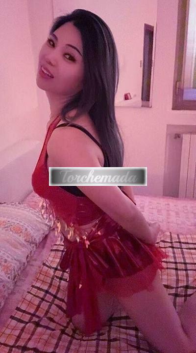 Girl Asiatica che obbedisce  Udine