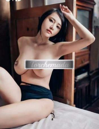 Girl Trasgressiva Modella  Carrara