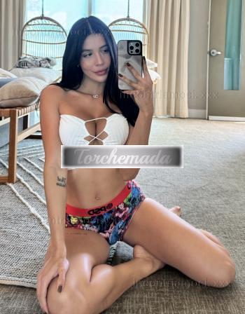 Girl Strepitosa Ragazza  Trieste